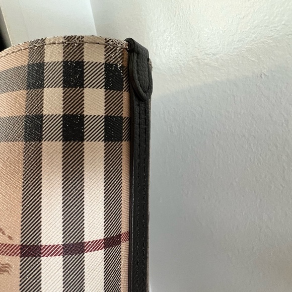 Burberry Haymarket Checkleather Reverse Tote - Picture 4 of 10